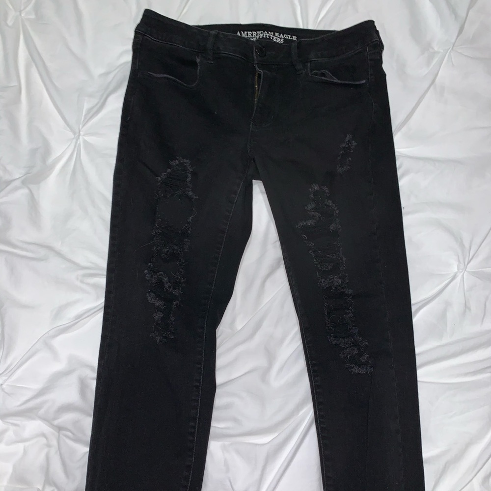 american eagle black ripped jegging crop